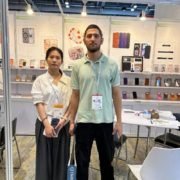 OEM phone case manufacturer meeting with overseas customer at Global Sources